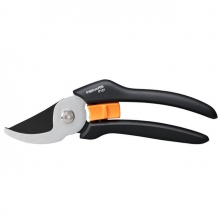 FISKARS Tijeras de podar solid bypass (P121)