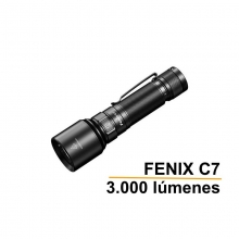 FENIX C7 de 3000 lúmenes, recargable y alto rendimiento.